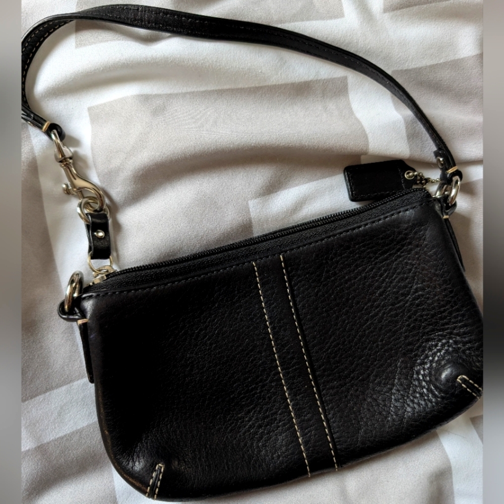 Coach wristlet. Excellent condition